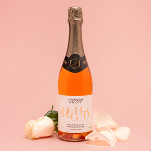 Noughty – Sparkling Rose image 3